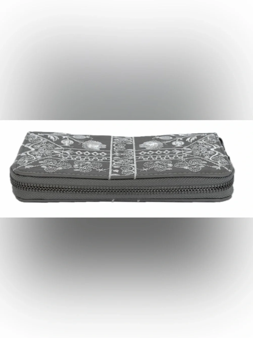 Women’s Wallet w/ Removable Wrist Strap